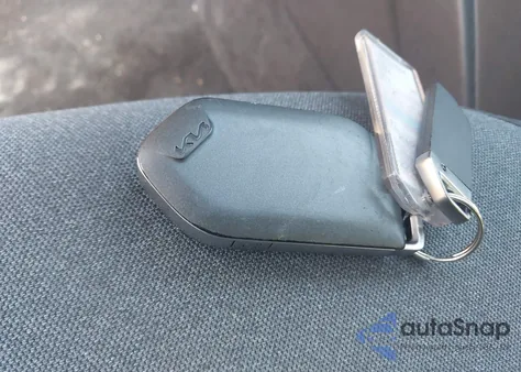 2025 Kia K4 Lxs z USA, uszkodzony, nr VIN 3KPFT4DE0SE062992